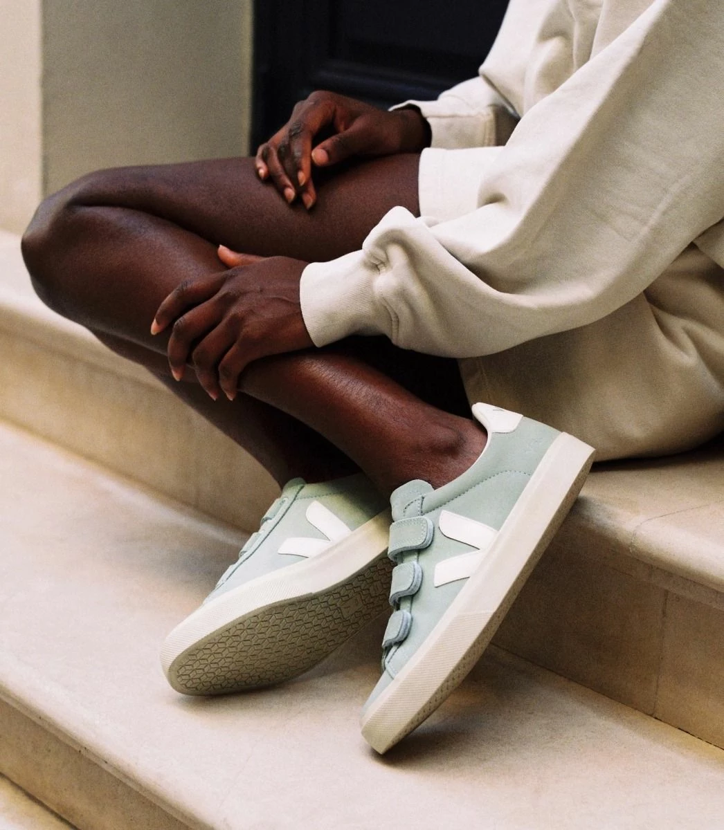 Veja | Recife Logo Nubuck - Matcha / White - Image 2