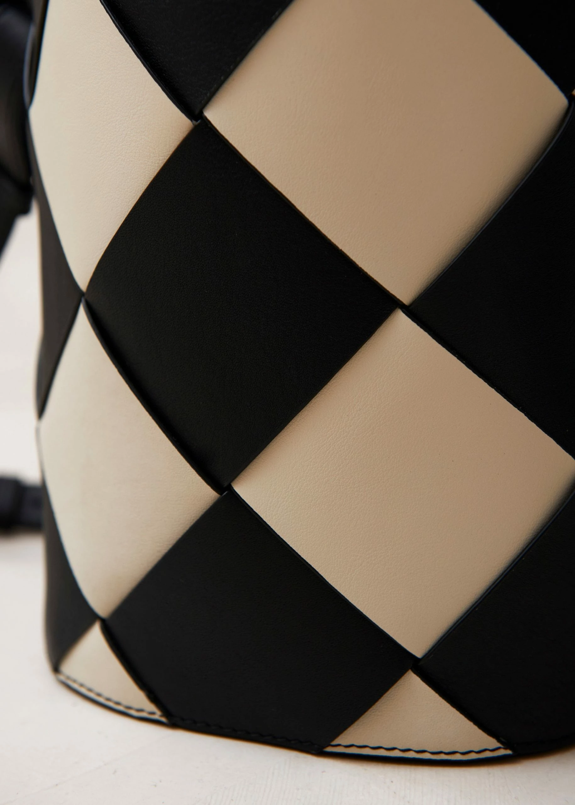 Alohas | The U Venti Scacchi - Black/Ivory - Image 4