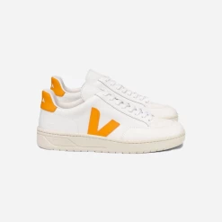 Veja | V-12 Leather - Extra White / Ouro